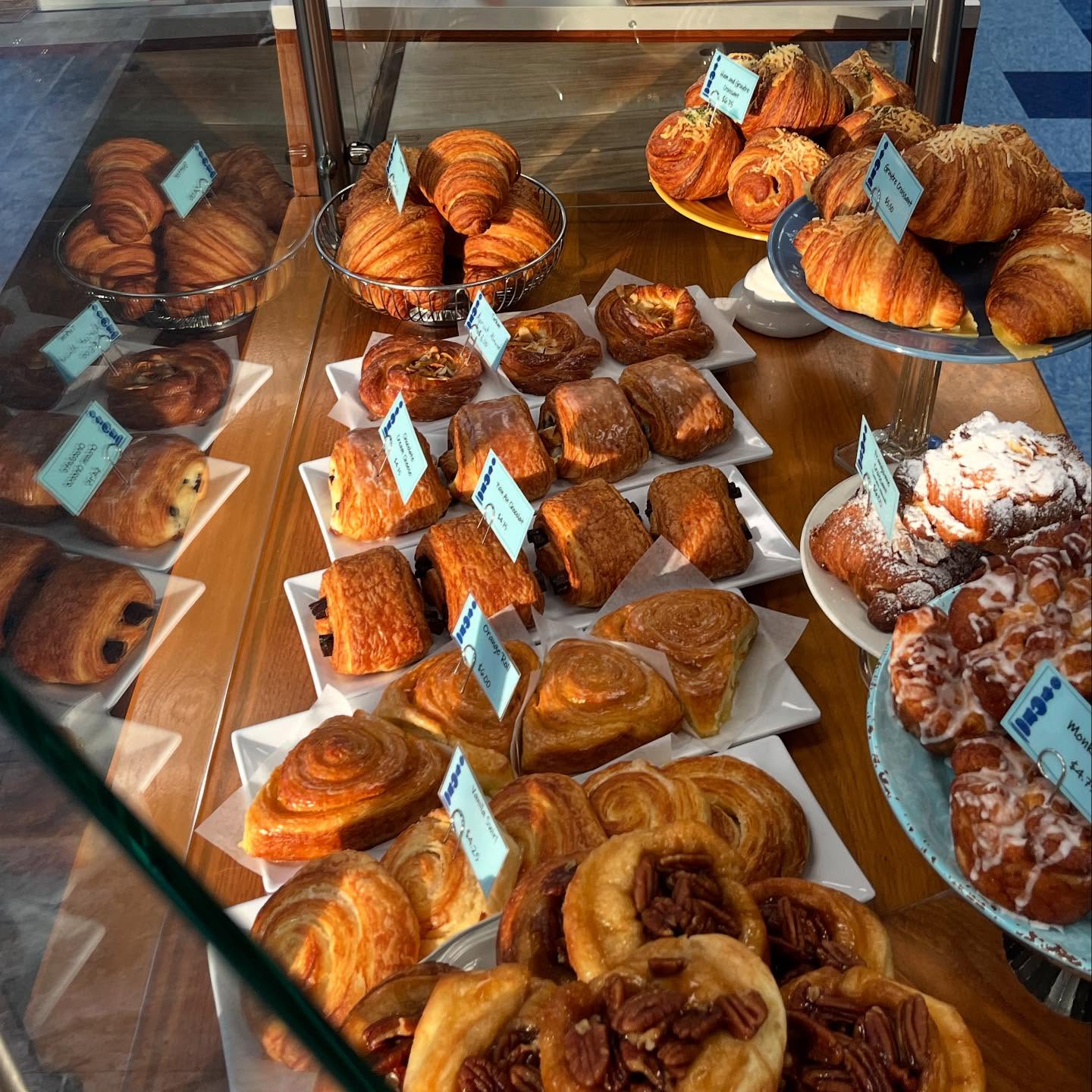 ☀️🥐💙